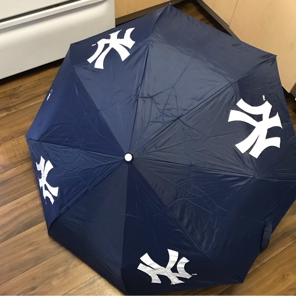 Vintage Accessories Vintage New York Yankees Umbrella Poshmark